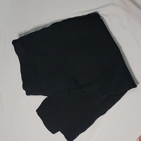 EVRI size 24wm black capri